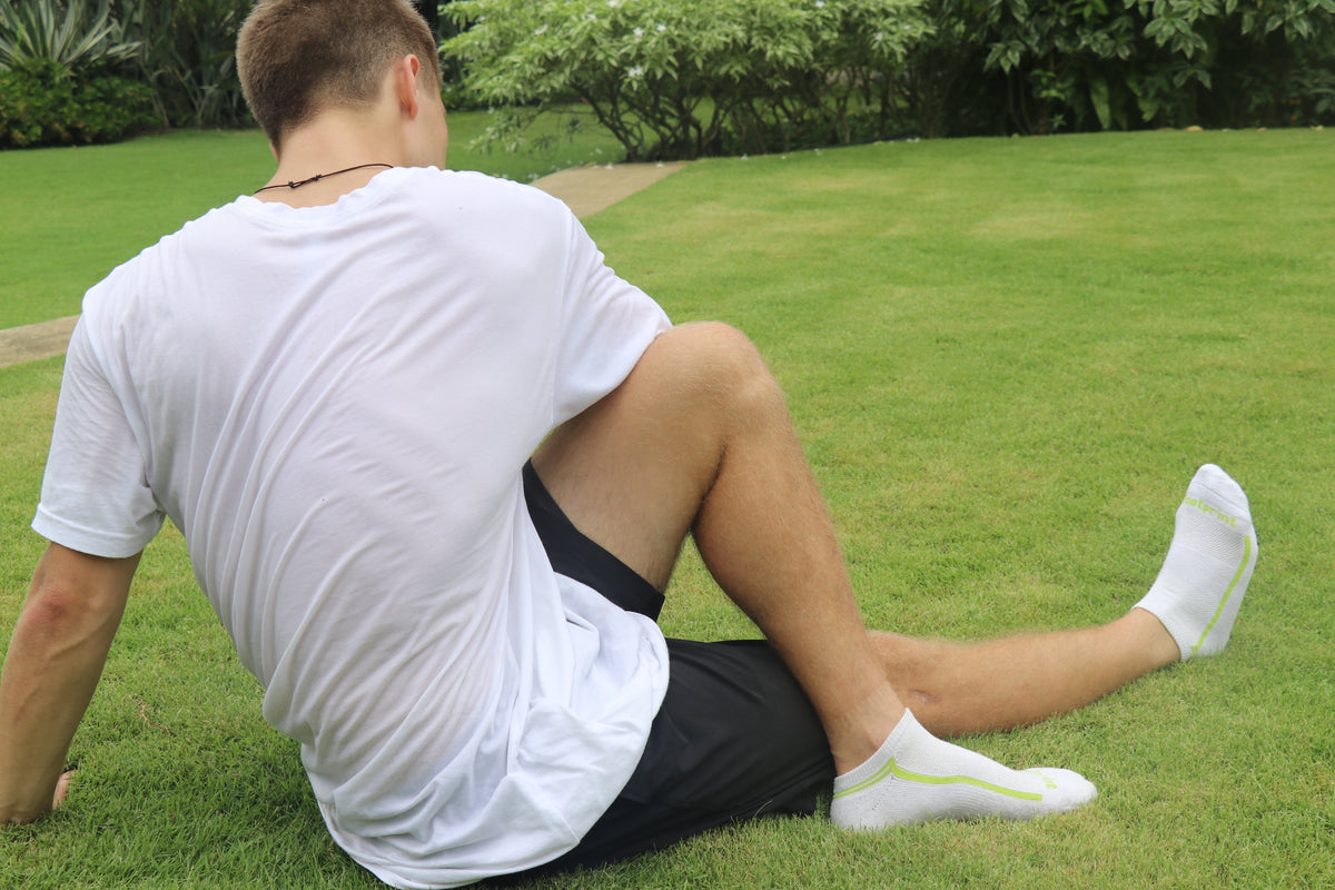 No-Show White/Green Bamboo Performance Socks